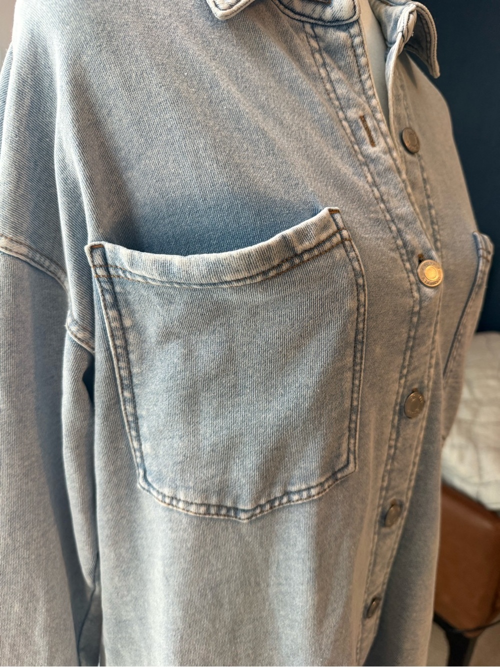Z Supply All Day Denim Jacket Washed Indigo Size Small Oversized Shacket - Picture 5 of 13